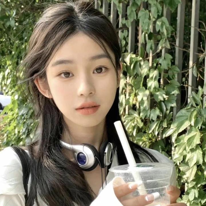 女孩的夏日秘密